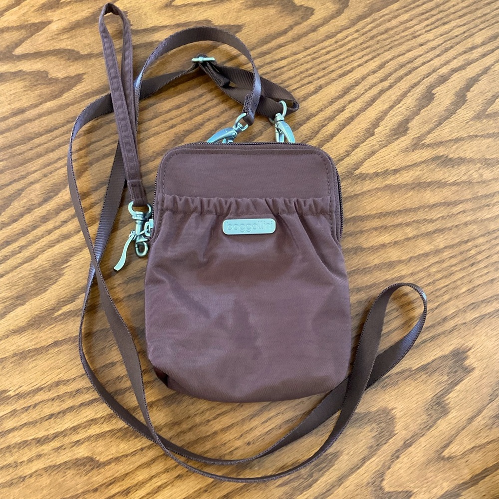 Baggallini Wristlet/Crossbody - Brown